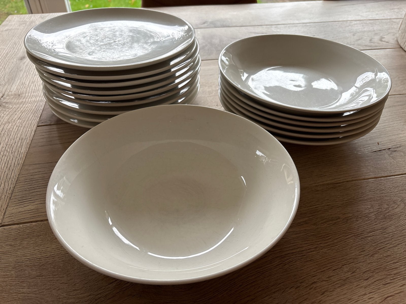 Vt wonen servies: 9 dinerborden, 6 pastaborden, 1 ontbijtbor, Ophalen, Gebruikt, Overige merken, Bord(en)