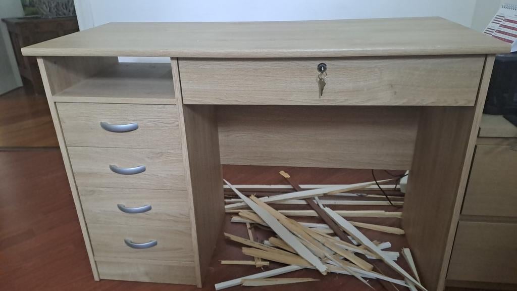Gratis bureau., Huis en Inrichting, Ophalen, Gebruikt