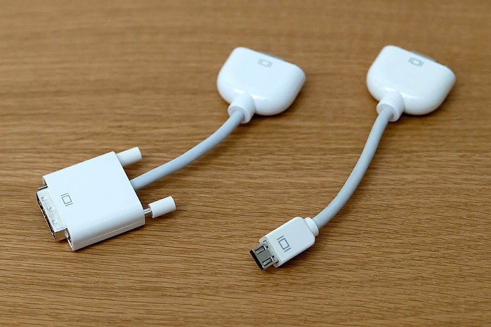Apple - Adapter Cable : DVI > VGA, Computers en Software, Pc- en Netwerkkabels, Ophalen of Verzenden, Zo goed als nieuw