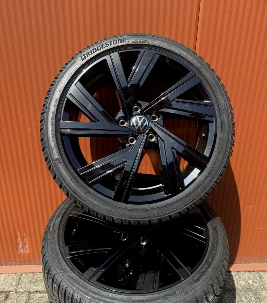 Originele Bergamo 18 inch velgen Golf 8 GTD GTE GTI R  NIEUW, Auto-onderdelen, Ophalen, 18 inch, Banden en Velgen, Nieuw