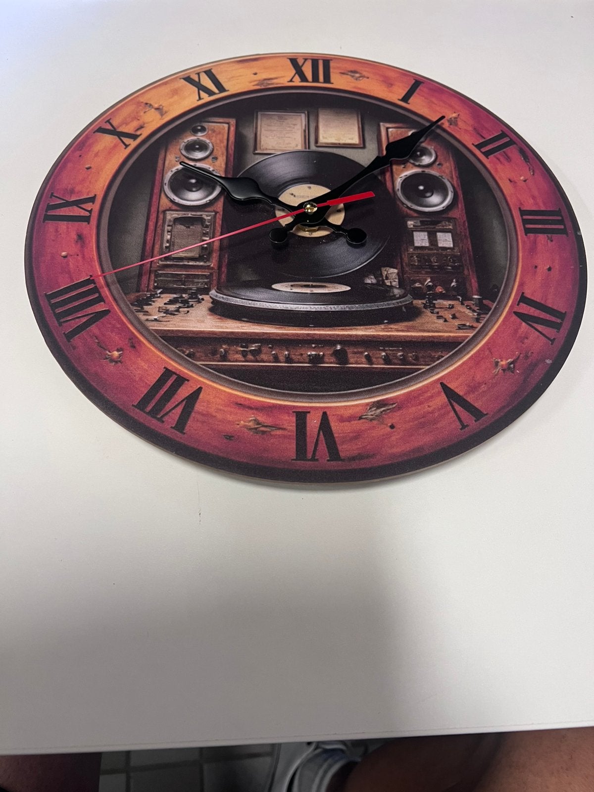 Decoratieve wandklok met vinyl/platenspeler thema, Ophalen of Verzenden, Zo goed als nieuw, Wandklok