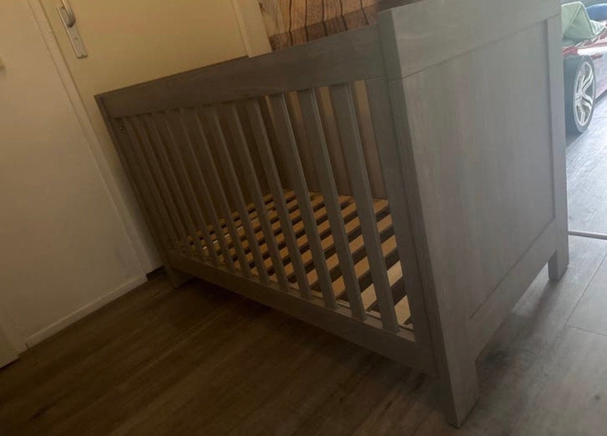 Complete Babykamer: Ledikant, Commode en Kledingkast, Ophalen of Verzenden, Gebruikt, Jongetje of Meisje