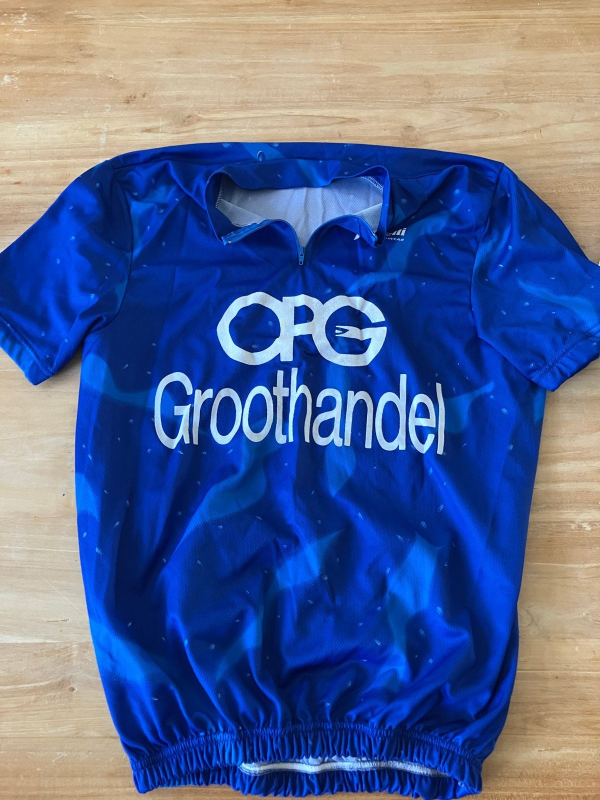 Diverse fietsbroeken en fietsshirts, Ophalen of Verzenden, Gebruikt, Helm