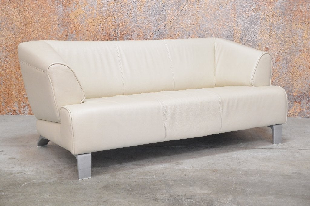 IZG staat cremekleurige leren Rolf Benz 2300 design bank, Tweepersoons, 75 tot 100 cm, Zo goed als nieuw, Rechte bank