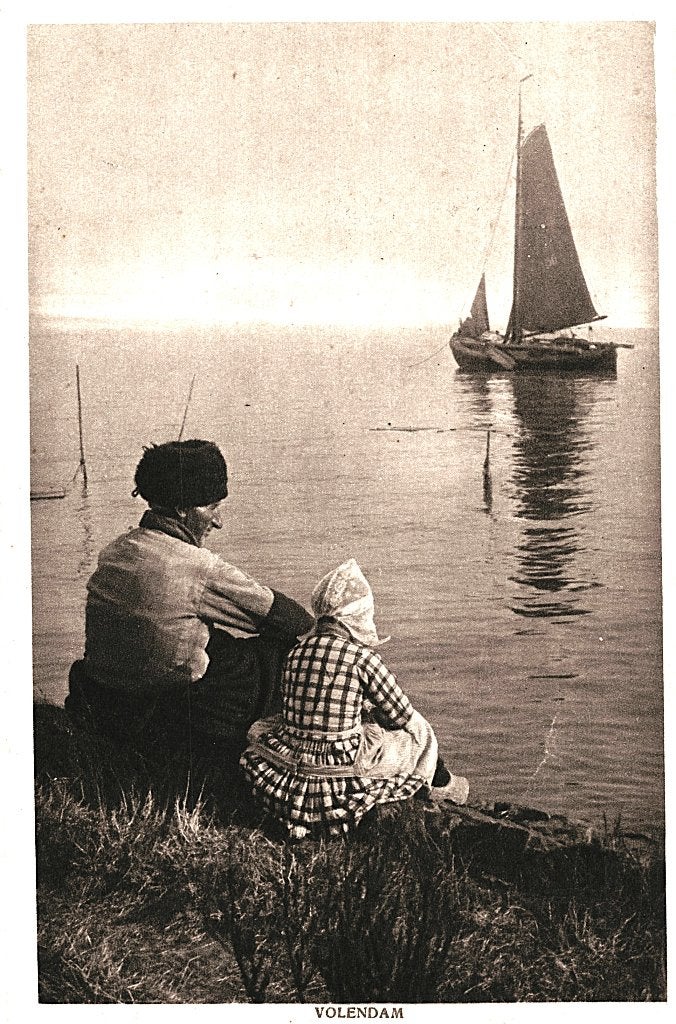 936251 Volendam Klederdracht Botter Nette kaart Onbeschreven, Verzamelen, Ophalen of Verzenden, 1920 tot 1940, Ongelopen, Noord-Holland
