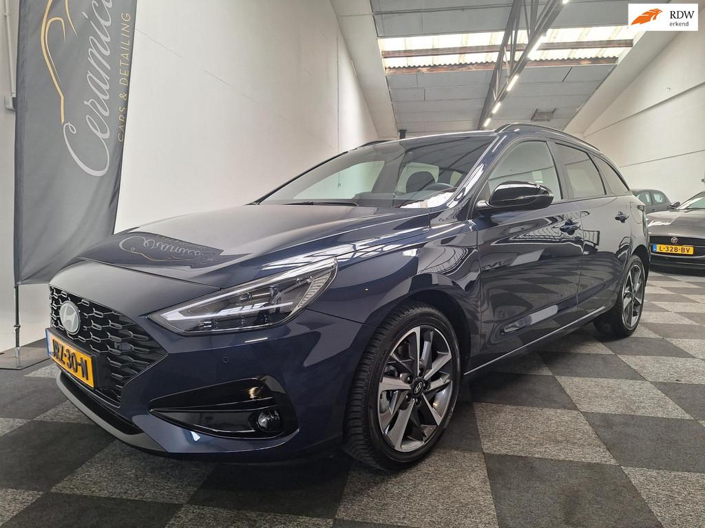 Hyundai I30 Wagon Comfort AUTOMAAT. 1e eig. 8.800 km., Stof, 100 pk, Lichtsensor, 3 cilinders