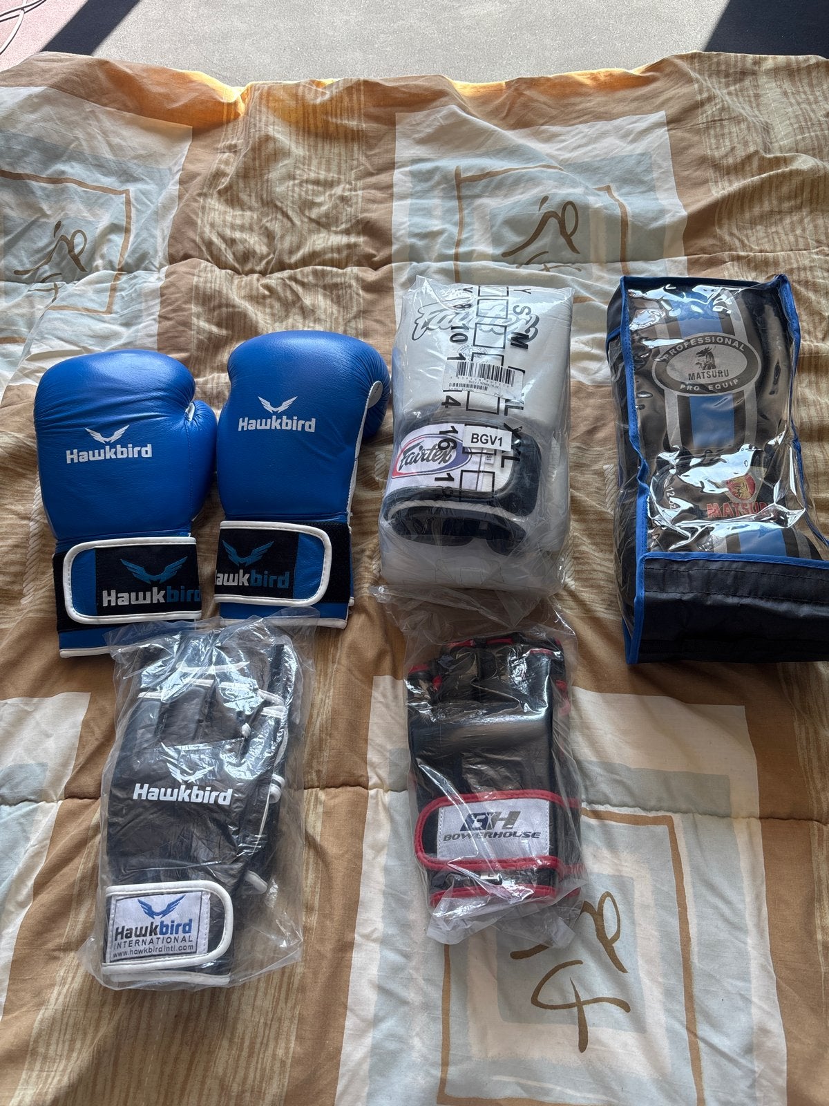 Diverse bokshandschoenen en MMA handschoenen, Ophalen, Overige, Vechtsportmateriaal, Nieuw