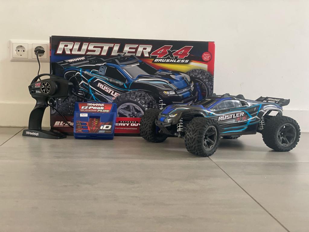 Traxxas Rustler 4x4 bestuurbare auto, Ophalen of Verzenden, Gebruikt, Auto offroad