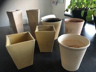 7 Bloempotten/Vazen - Geel/crème, Tuin en Terras, Ophalen, Gebruikt, Overige vormen, Aardewerk