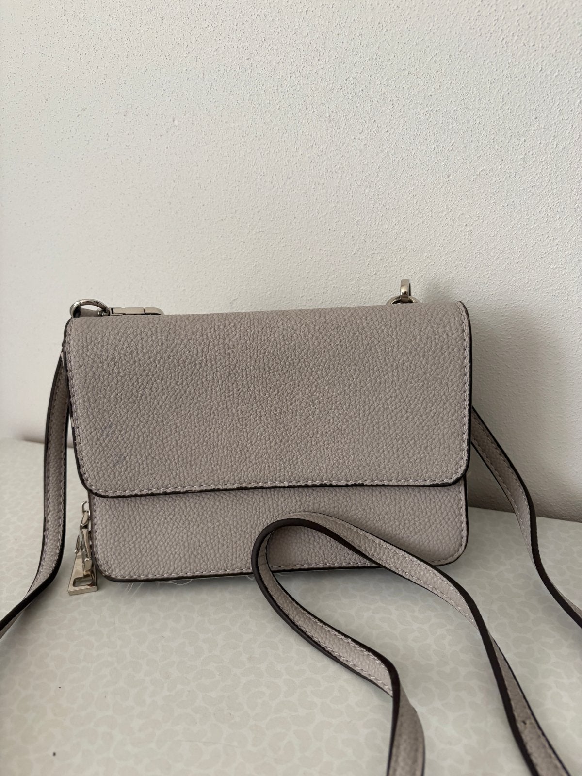 Handig beige dubbel tasje - Romano pu leder, Ophalen of Verzenden, Gebruikt, Beige, Schoudertasje