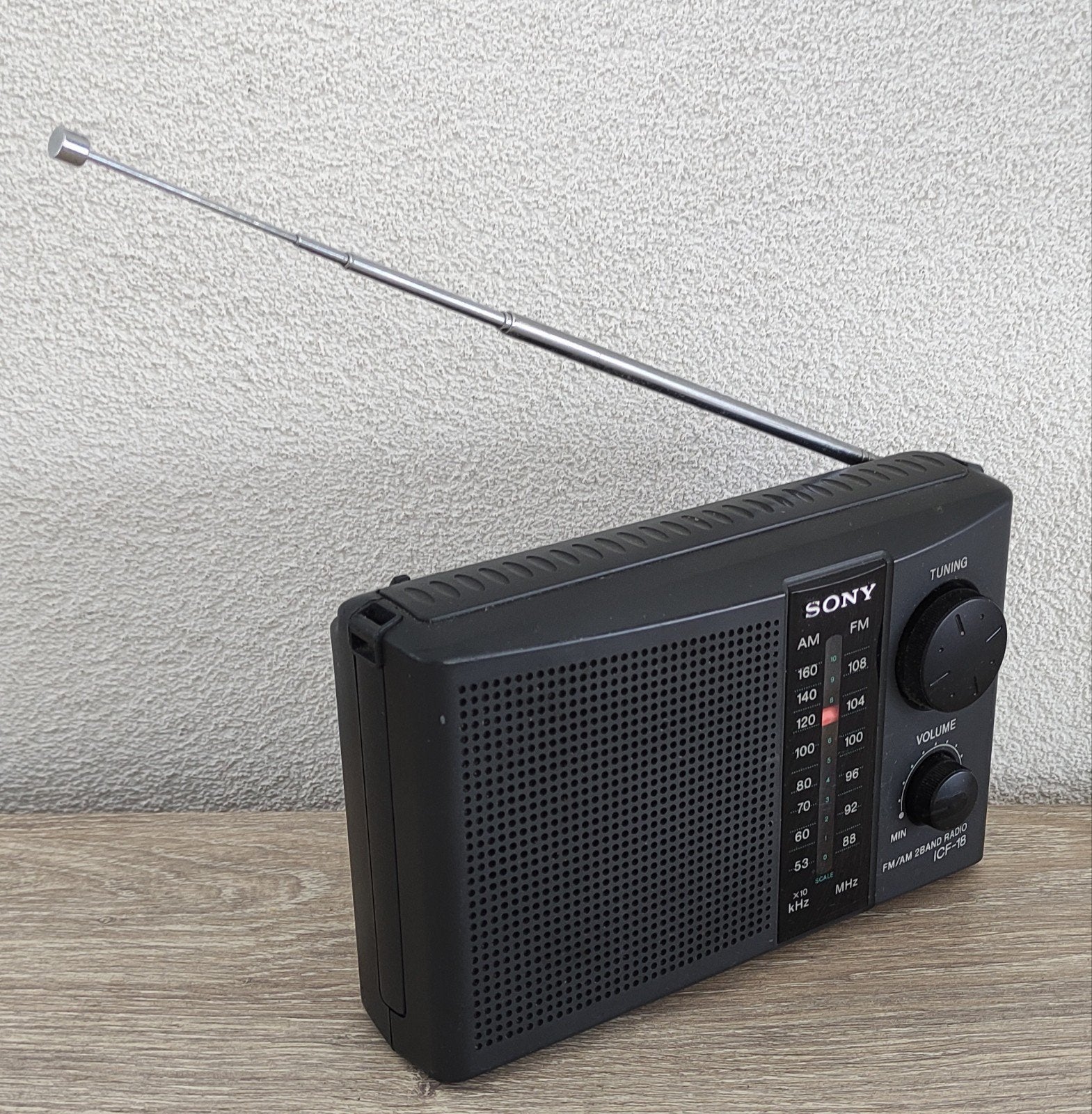 SONY ICF 18 fm/am 2 band radio  WERKEND, Ophalen of Verzenden