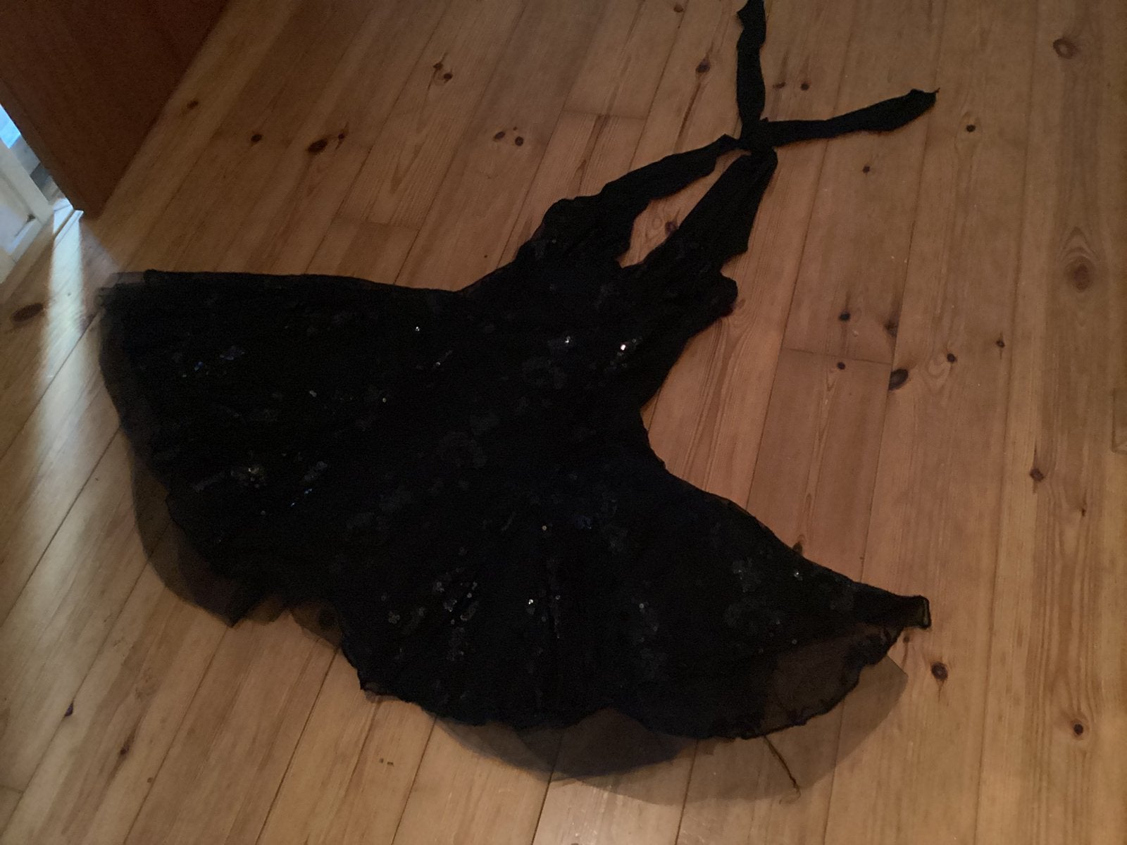 Gala kort jurkje, Ophalen of Verzenden, Zo goed als nieuw, Zwart