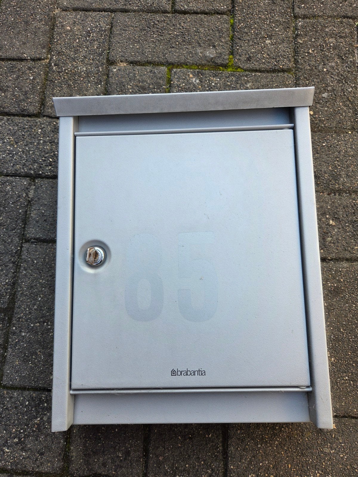 Brabantia brievenbus - Grijs - Met sleutel, Ophalen of Verzenden, Gebruikt, Staal, Wandbrievenbus