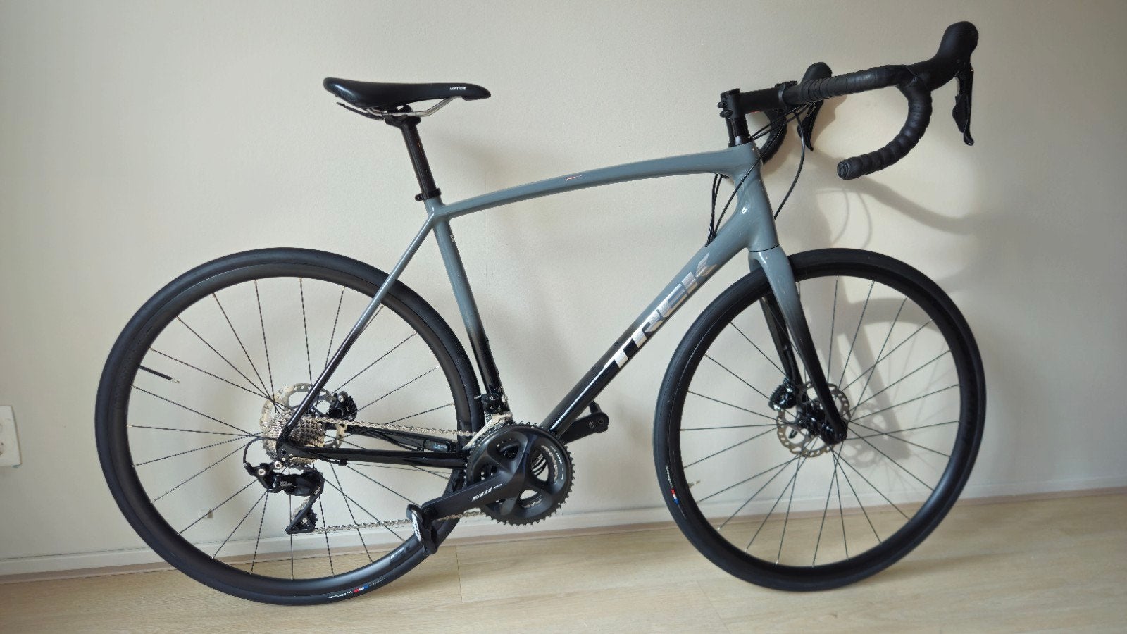 Trek Emonda ALR 5 maat 58cm Grijs Zwart, Fietsen en Brommers, Fietsen | Racefietsen, 28 inch, Heren, Aluminium, Zo goed als nieuw