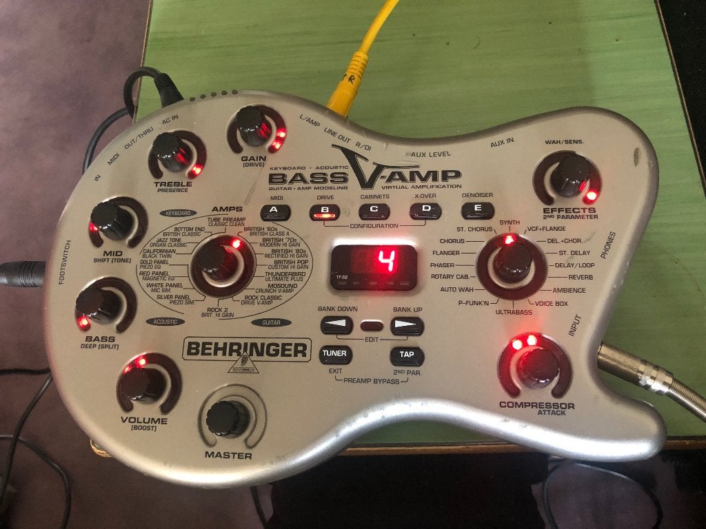 Behringer Bass V-Amp, Ophalen of Verzenden, Gebruikt, Delay of Echo