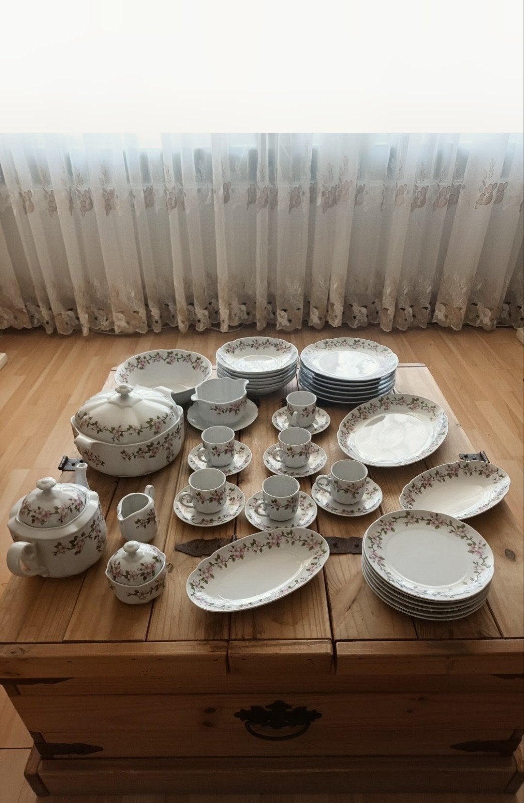 Vintage 65 jaar 47 delig porselein servies, Ophalen