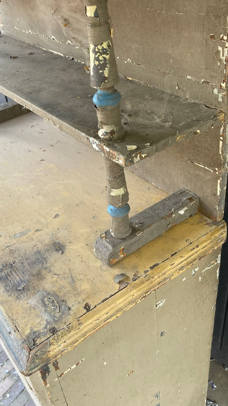 Foto 15 van BARNFIND: brocante kast/keukenkast/buffetkast/servieskast