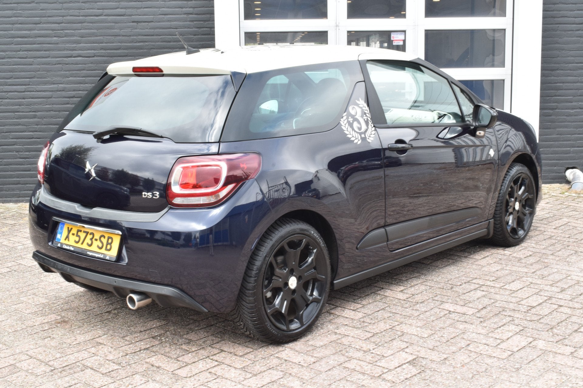 DS DS 3 PureTech 110 Café Racer Leder | Navigatie | Airco |, Auto's, Voorwielaandrijving, Dealer onderhouden, Euro 6, Blauw