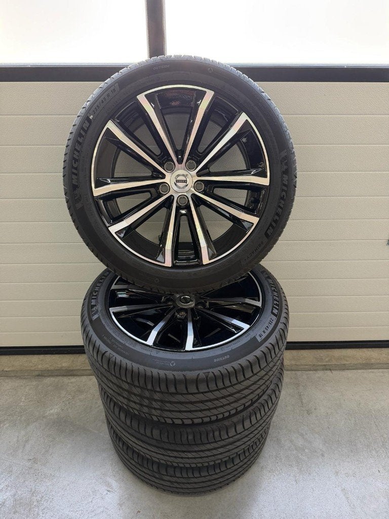 Volvo V60/S60 18 inch origineel zomerbanden 235/45 R18 ZGAN, Auto-onderdelen, Banden en Velgen, Ophalen, 18 inch, Gebruikt, Geen@geen.nl