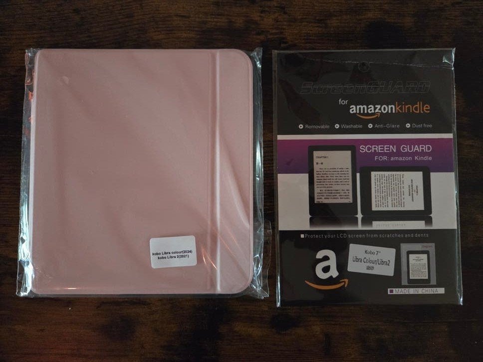 Hoesje lichtroze + screenprotector Kobo Libra Colour/Libra2, Ophalen of Verzenden, Nieuw, 7 inch, Kobo