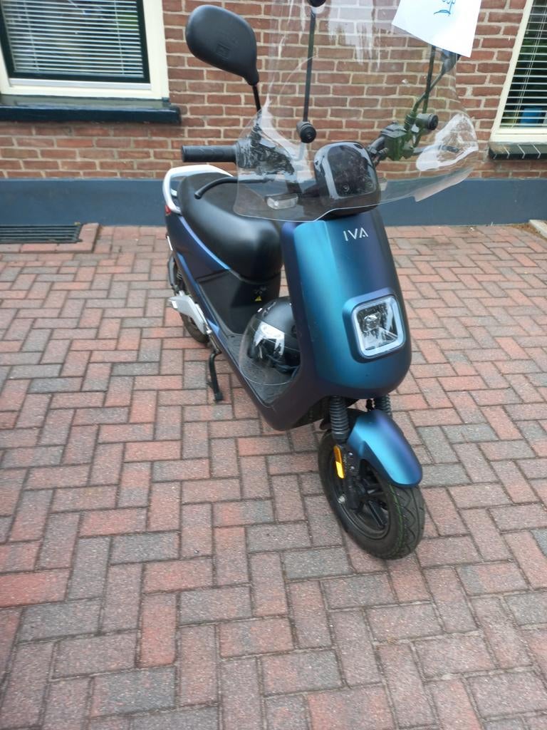 Mooie scooter, Ophalen, Zo goed als nieuw, Benzine
