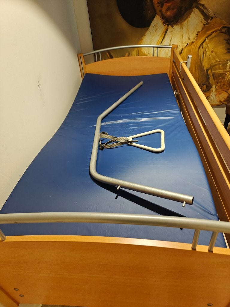 Hoog laag verpleegbed Wissner Bosserhoff, Ophalen, Zo goed als nieuw