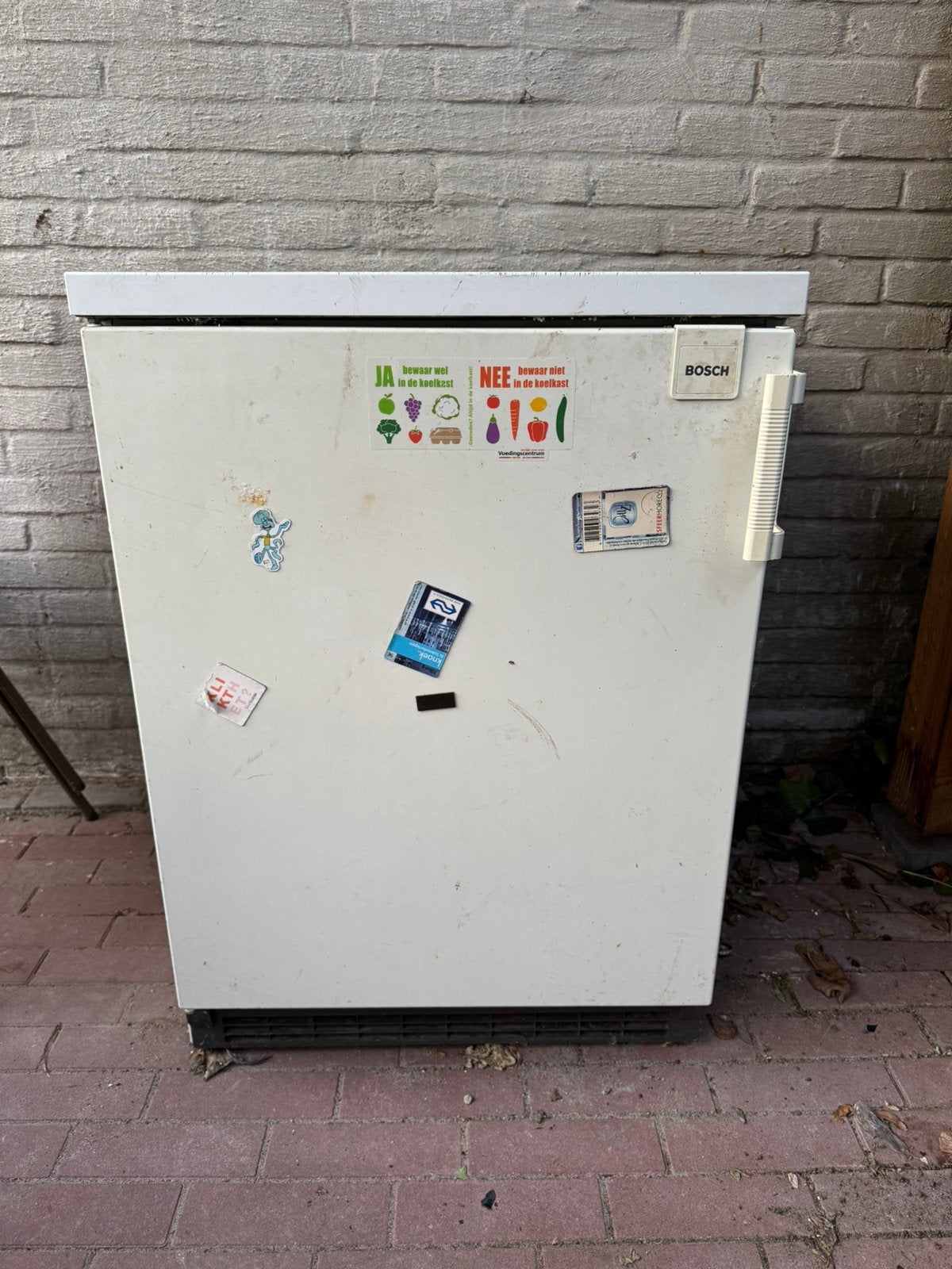 Vieze Bosch koelkast – gratis af te halen, Witgoed en Apparatuur, Koelkasten en IJskasten, Ophalen, 200 liter of meer, 160 cm of meer