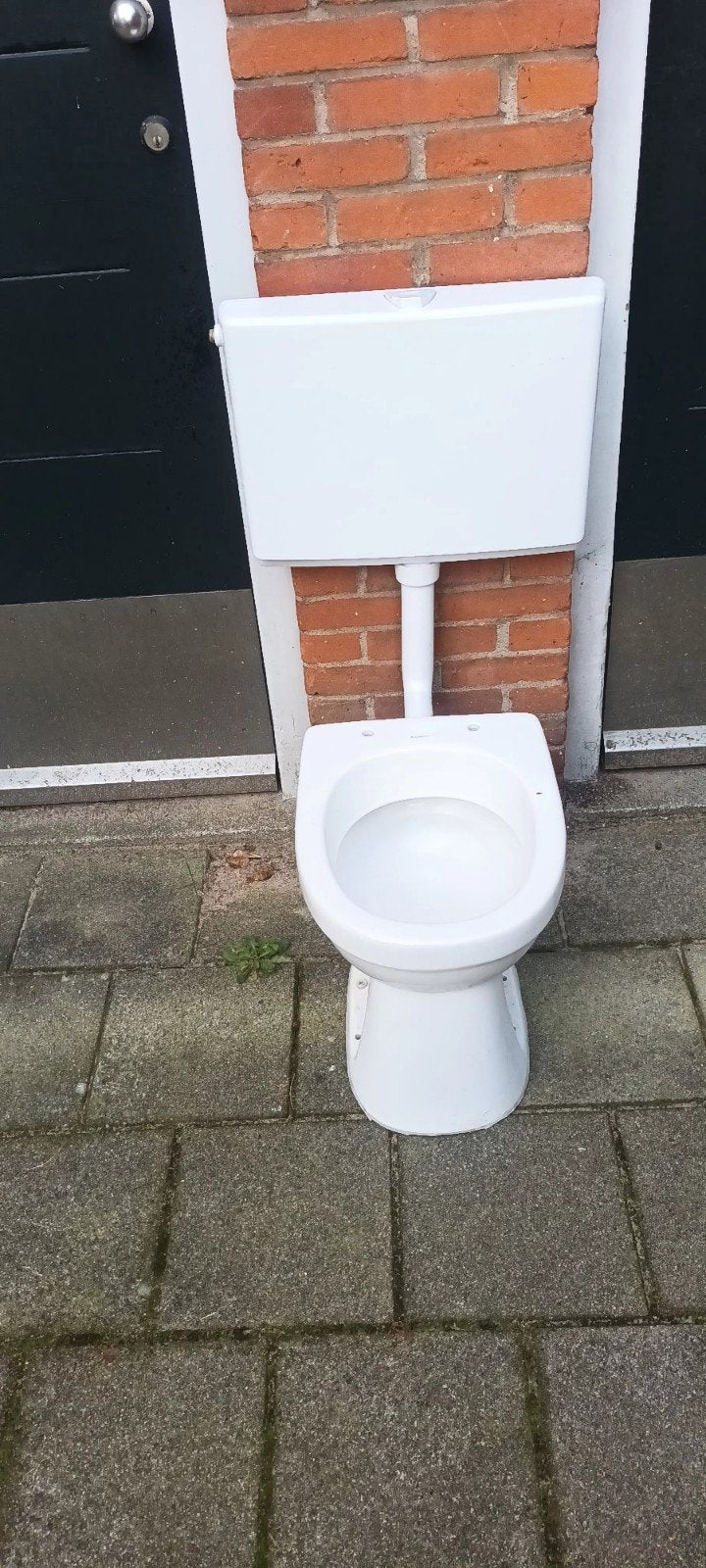 Witte toiletpot met stortbak - Gebruikt, Ophalen, Zo goed als nieuw, Steen, Toilet