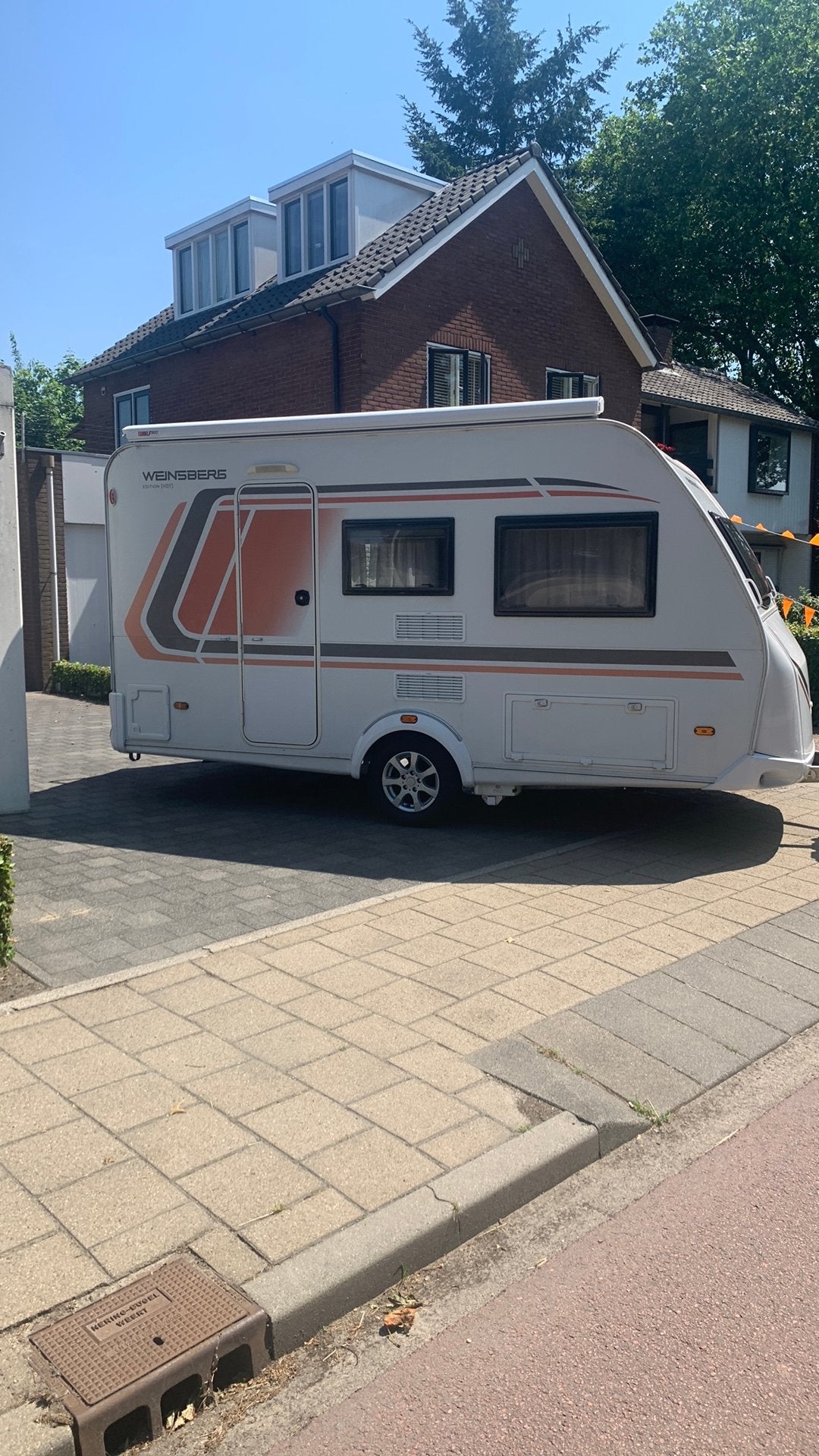 Zeer mooie Weinsberg 390 QD Hot Edition met Mover en Luifel, Caravans en Kamperen, Caravans, Overige merken, Mover, Treinzit, 750 - 1000 kg