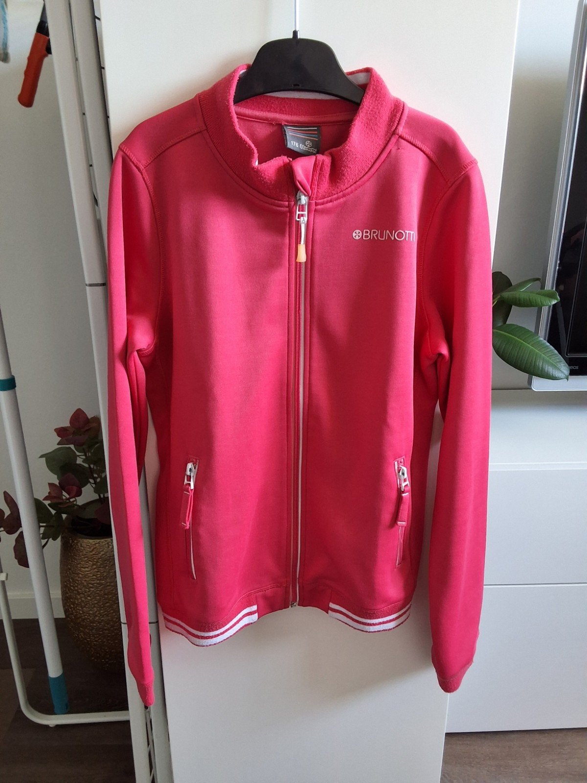 Trainingsjas van Brunotti zgan maat 176, Meisje, Sport- of Zwemkleding, Ophalen of Verzenden, Zo goed als nieuw