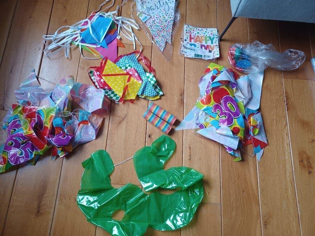 Div. verjaardagsversiering slingers, 30,65 jr, servetten etc, Ophalen of Verzenden, Zo goed als nieuw, Versiering, Verjaardag