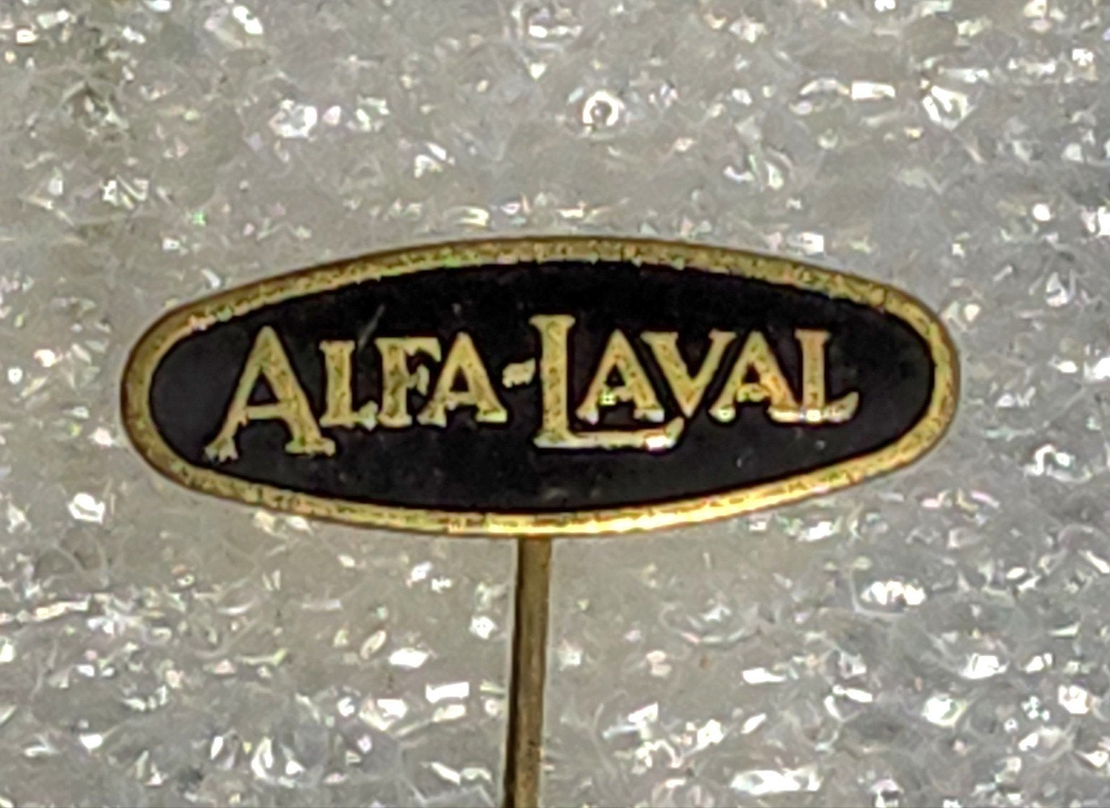 Vintage ALFA-LAVAL Speldje, Verzamelen, Ophalen of Verzenden, Gebruikt, Overige onderwerpen, Speldje of Pin