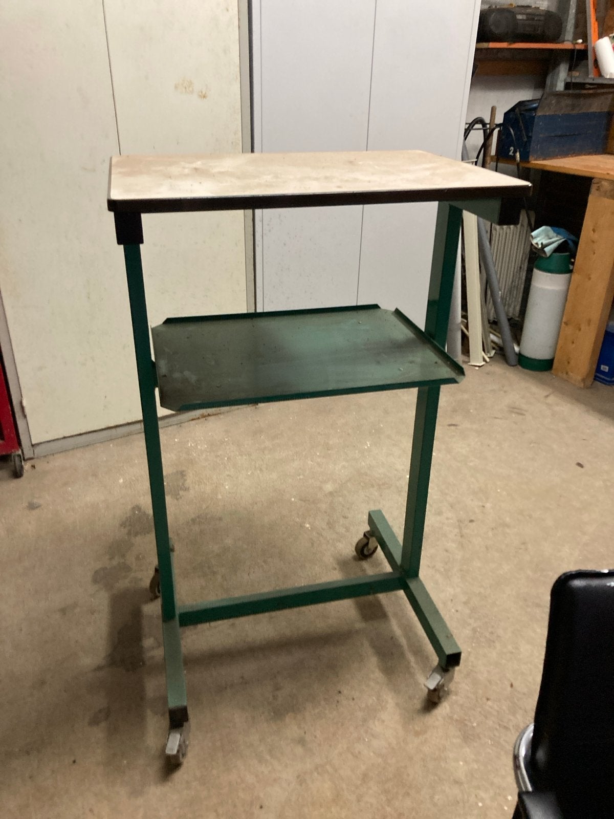 Verrijdbare werktafel met twee niveaus, Ophalen, Gebruikt