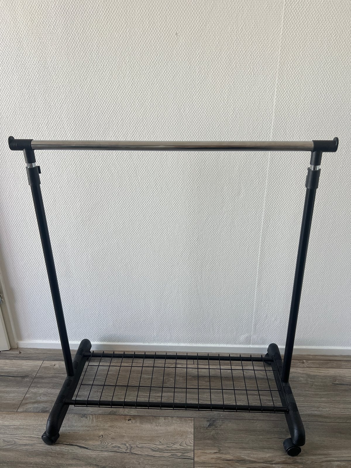 2x Kledingrekken Verrijdbaar - Zwart/Grijs, Ophalen, Met wielen, Zo goed als nieuw