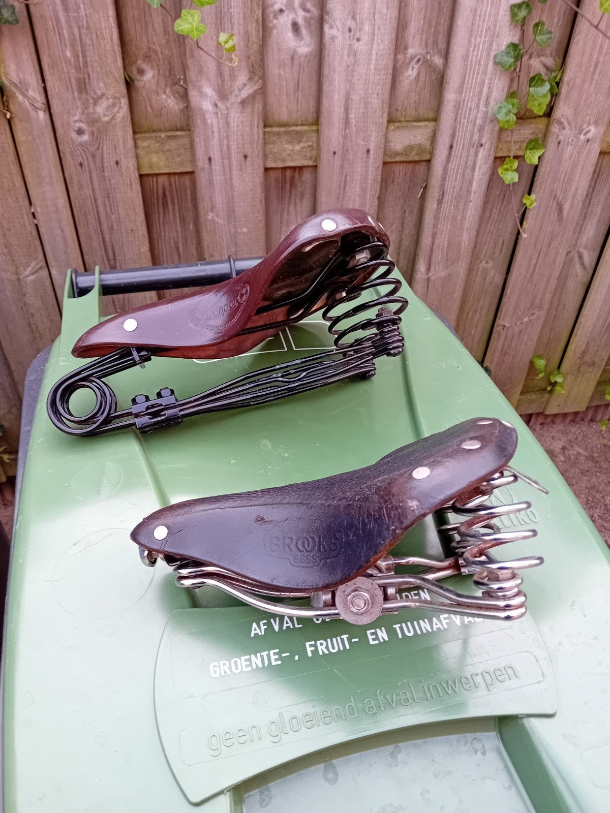 te koop leren zadels.twee., Motoren, Ophalen