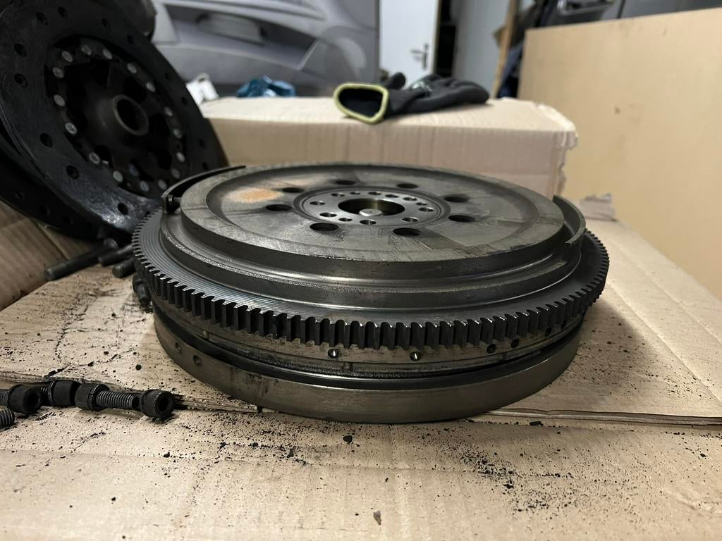 Mercedes W124 Dubbel massa vliegwiel set, Auto-onderdelen, Motor en Toebehoren, Ophalen of Verzenden, Gebruikt, Mercedes-Benz