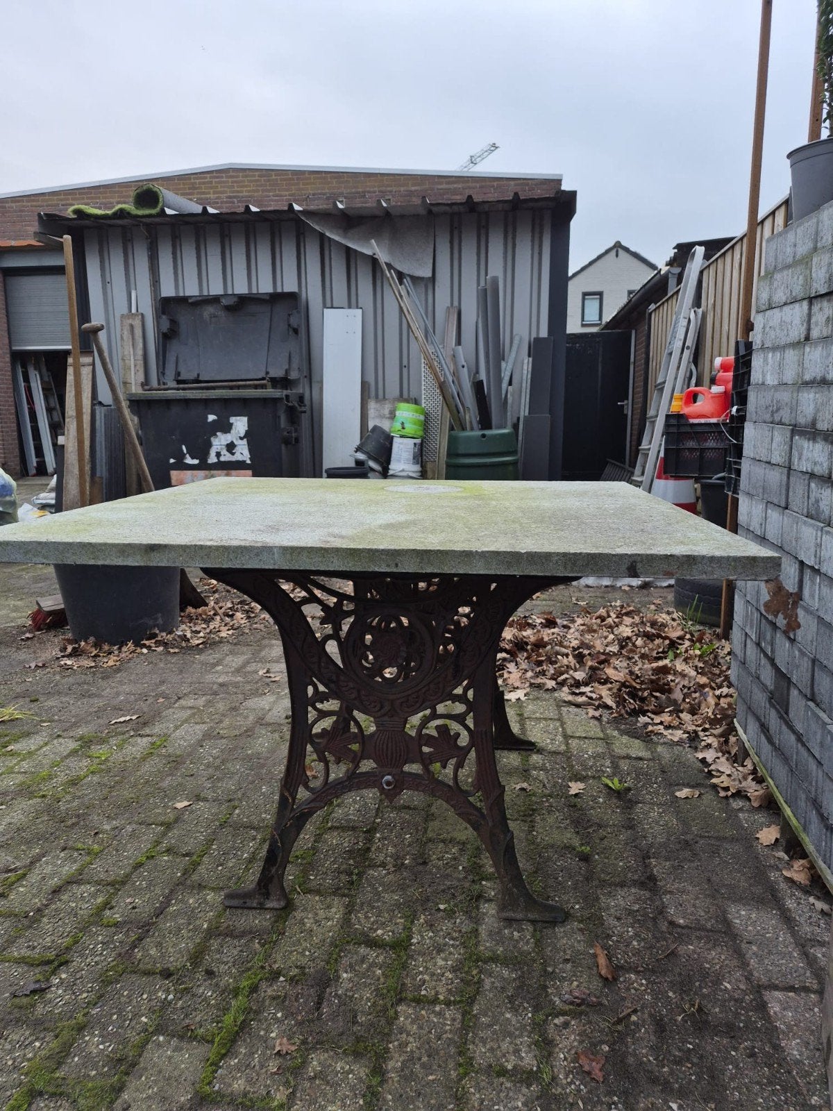 Gietijzeren onderstel met natuurstenen blad. Blad is 100x100, Ophalen, Gebruikt, Vierkant, Overige materialen