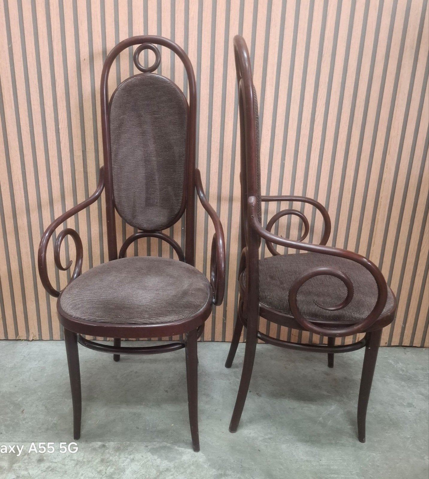 2 x Thonet Bentwood stoelen hout cafestoelen cafe bistro, Bruin, Ophalen of Verzenden, Zo goed als nieuw, Vijf, Zes of meer stoelen