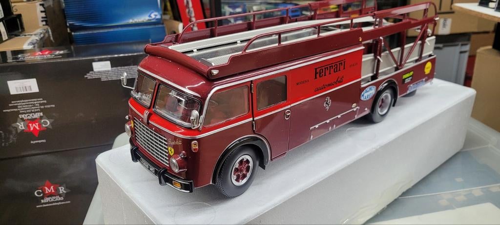 CMR Fiat Bartoletti 642 RN2 Ferrari Racing Car Transporter, Hobby en Vrije tijd, Modelauto's | 1:18, Ophalen of Verzenden, Zo goed als nieuw