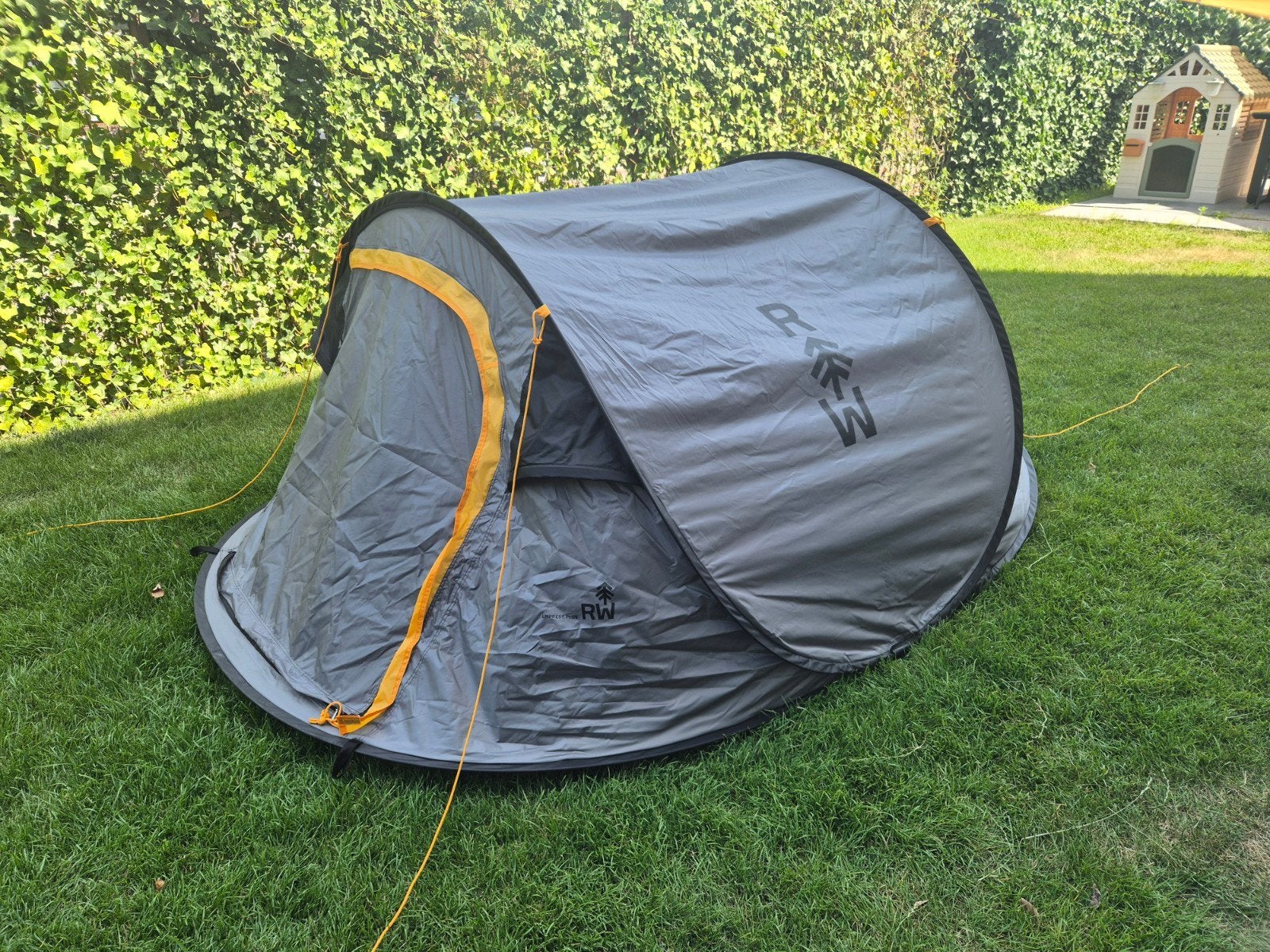 Pop-up tent voor 2 personen - Ideaal voor festivals/camping, Ophalen, Zo goed als nieuw, Tot en met 2