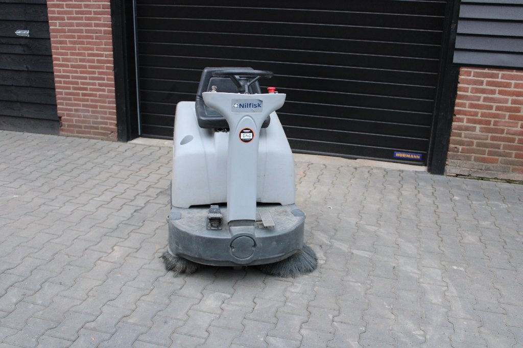 nilfiks sr1000s zit veegmachine elektrische, Ophalen of Verzenden, Gebruikt, Nilfisk