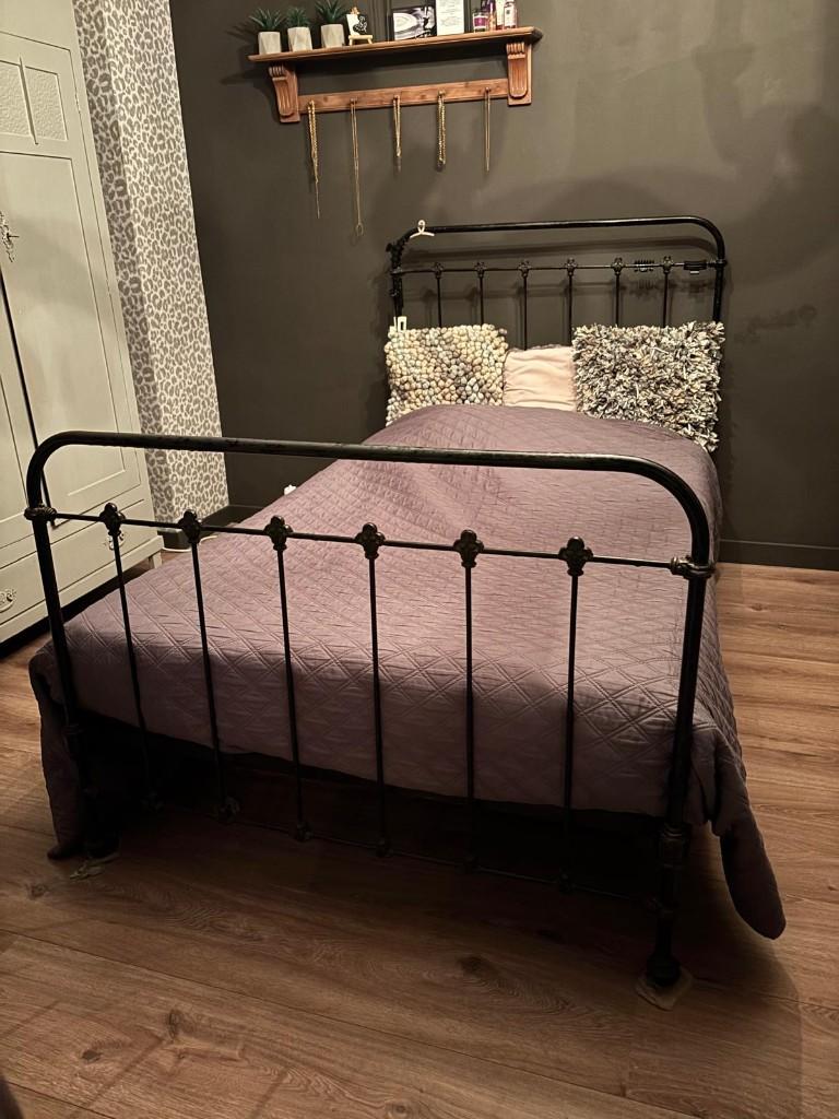 Oud brocante frans spijlenbed / bed, Ophalen, Eenpersoons, Zwart, 190 cm of minder