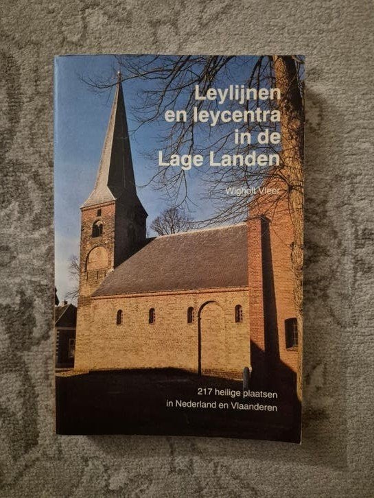 Leylijnen en leycentra in de Lage Landen - W. Vleer, Boeken, Achtergrond en Informatie, Spiritualiteit algemeen, Ophalen of Verzenden