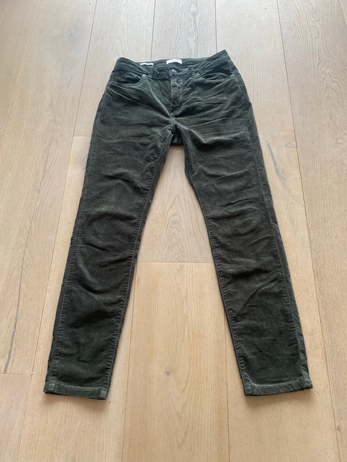 Closed maat 30 M fluweel groen, Kleding | Dames, Maat 38/40 (M), Ophalen of Verzenden, Zo goed als nieuw, Lang