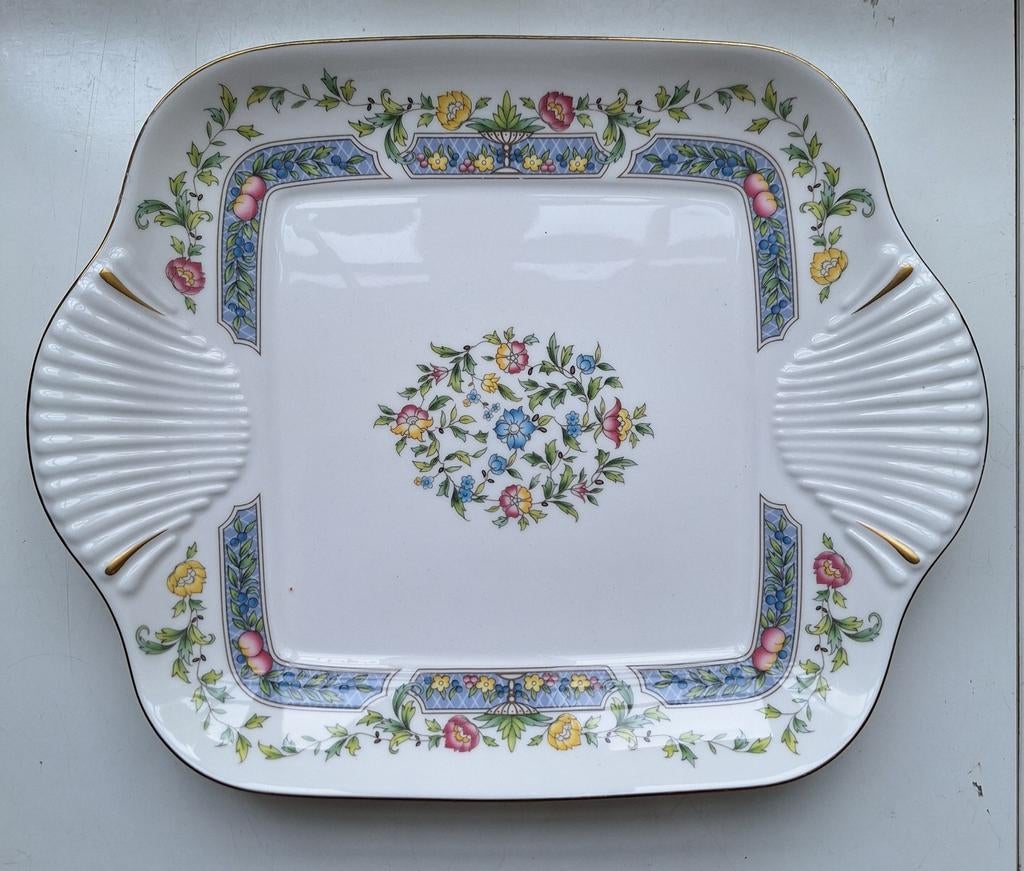 Royal Worcester Mayfield cakeschaal, Antiek en Kunst, Antiek | Schalen, Ophalen of Verzenden