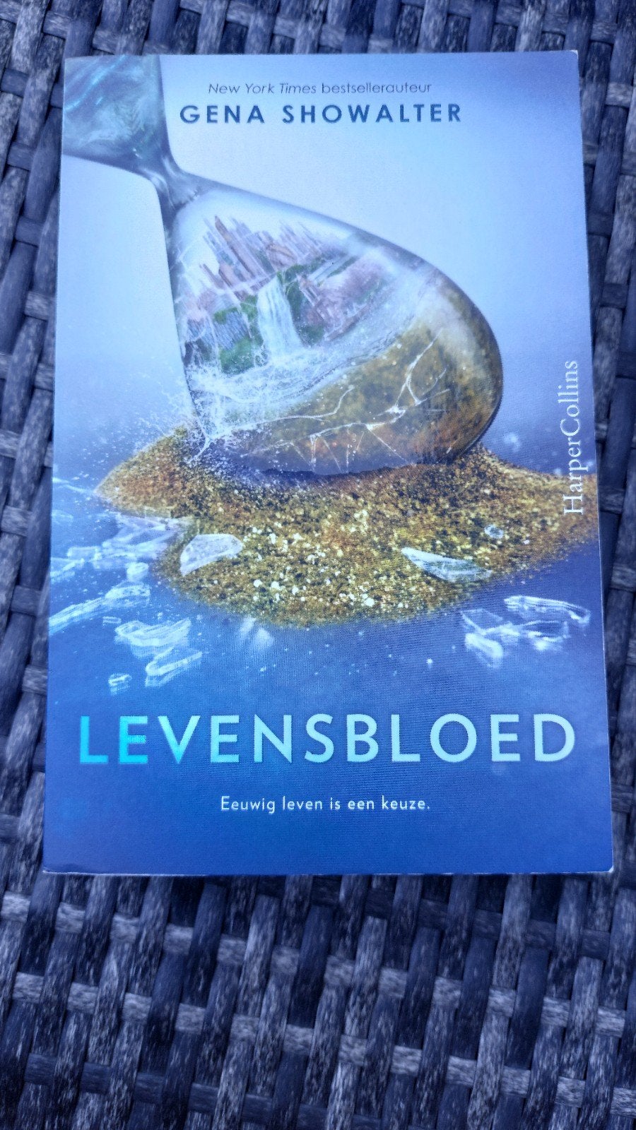 Levensbloed - Gena Showalter (HarperCollins), Ophalen of Verzenden, Zo goed als nieuw, Gena Showalter, Nederland