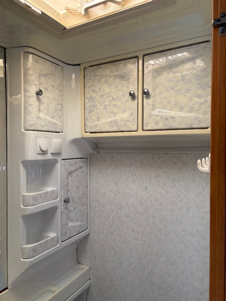 Hobby 450 UF Caravan 2005  mover, voortent en Thule luifel, Kachel, Rondzit, Hobby, 750 - 1000 kg