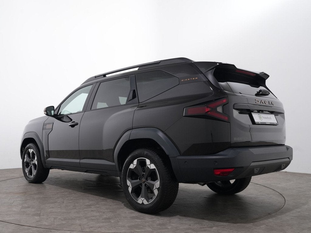 Dacia Bigster 1.2 MILD HYBRID 130PK 4x4 EXTREME | 1500 kg tr, Auto's, Dacia, Stof, Gebruikt, 1199 cc, Zwart