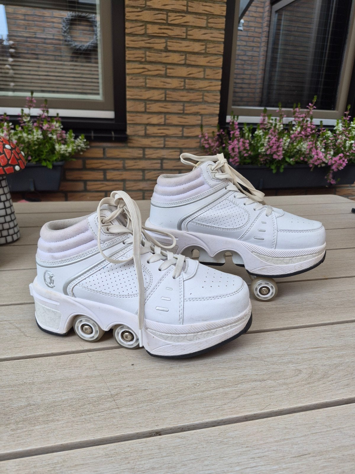 Witte rolschoenen maat 36, Kinderen, Ophalen of Verzenden, Verstelbaar, Gebruikt