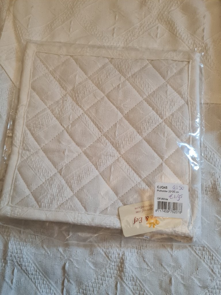 Nieuwe off white pannenlap Clayre & Eef foto 1 en 2